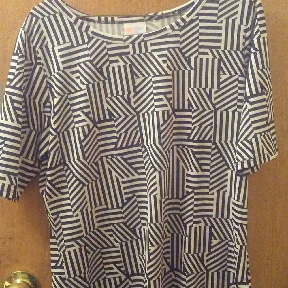 Lularoe gigi shirt
